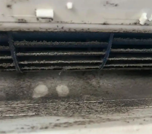 桃山空调吹的风有股烧焦味是怎么回事